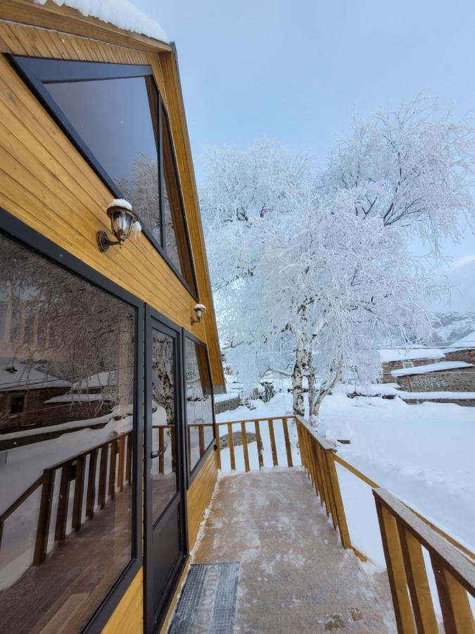 Pine Chalet Kazbegi Exterior photo